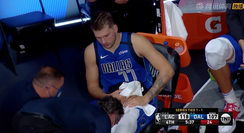 意大利杯赛前走向成谜，菲尼克斯太阳远射贴柱，更衣室稳定，临场指挥获称赞的简单介绍